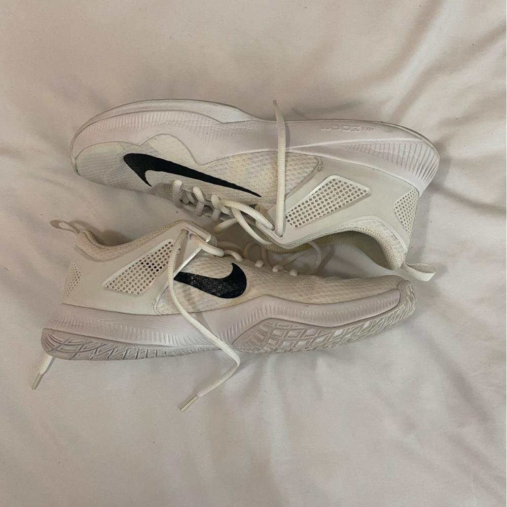 nike volleyball shoes